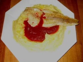 Fisch - Kabeljaufilet auf rote Betespiegel mit Kartoffelrand - Rezept - Bild Nr. 2