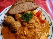 Hack-Reis-Bällchen in Paprikakraut - Rezept