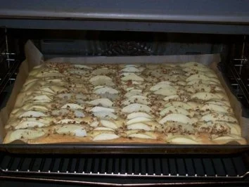 Rezept: Apfelkuchen mit Walnusskrokant Apfelkuchen mit Walnusskrokant - Rezept