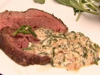 Rinderfilet in Schnittlauchsoße, dazu Bauernsalat mit Feta (Manuel Hoffmann) - Rezept - Bild Nr. 2