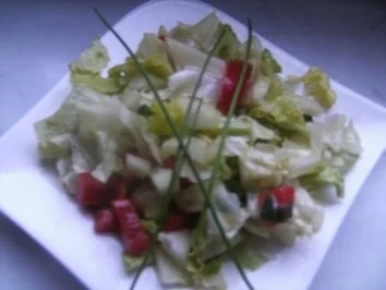 Rezept: Salatbeilage mit einem Senfdressing Salatbeilage mit einem Senfdressing - Rezept