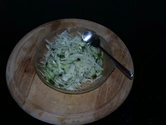 Salat: Weisskraut mit Gurke - Rezept