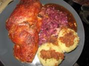 Rezept: Knusprige Ente mit Kartoffelknödel und Apfelrotkohl Knusprige Ente mit Kartoffelknödel und Apfelrotkohl - Rezept