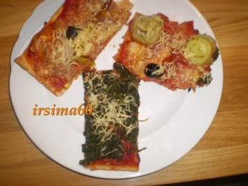 Rezept: Pizza - Drei auf einen Streich Bild Nr. 2 Pizza - Drei auf einen Streich - Rezept - Bild Nr. 2