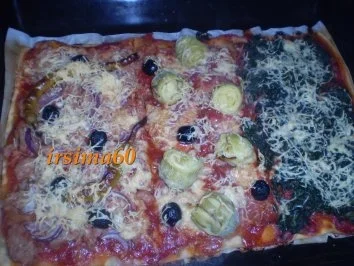 Rezept: Pizza - Drei auf einen Streich Pizza - Drei auf einen Streich - Rezept
