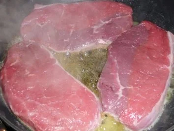 Rumpsteak mit Zwiebelhaube auf Champignons ..... - Rezept - Bild Nr. 11