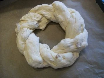 Osterkranz mit süßen Früchten - Rezept - Bild Nr. 2