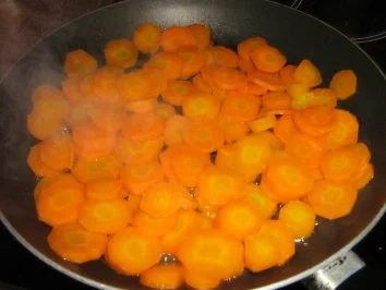 Hähnchenschenkel mit Ingwer-Möhren - Rezept - Bild Nr. 5