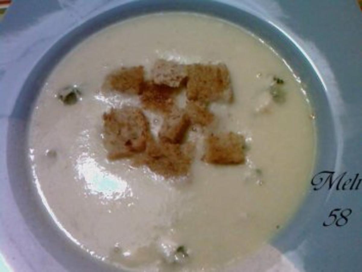 Suppen: Blumenkohlcreme mit Roquefort - Rezept