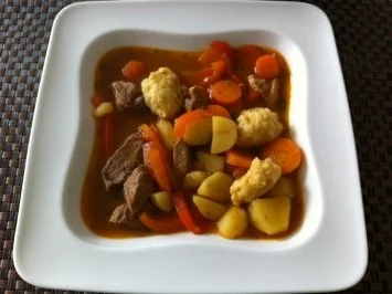 Rezept: Gulásleves - Ungarische Gulaschsuppe Gulásleves - Ungarische Gulaschsuppe - Rezept