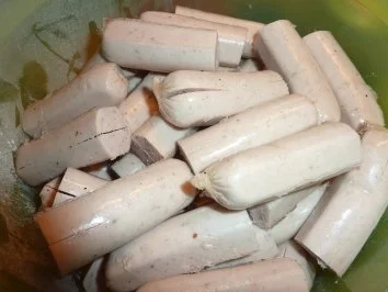 Fl/Schwein: Würstchen in Tomaten-Gemüsesoße - Rezept - Bild Nr. 2