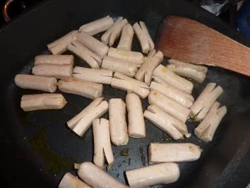 Fl/Schwein: Würstchen in Tomaten-Gemüsesoße - Rezept - Bild Nr. 5