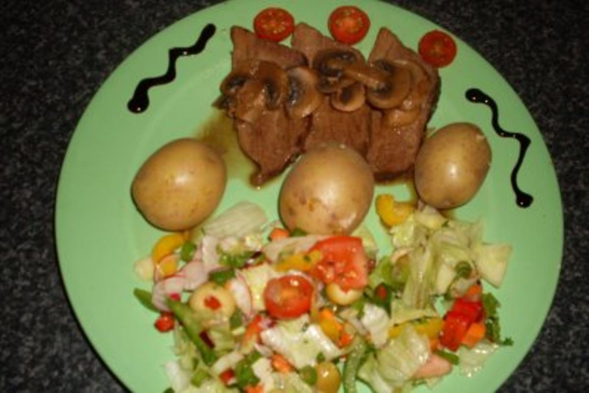 Bilder für Rinderbraten mit Champignons, - Rezept