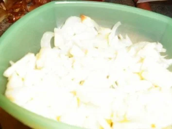 Rezept: Zwiebel-Apfelsalat mit Bierwurst Bild Nr. 3 Zwiebel-Apfelsalat mit Bierwurst - Rezept - Bild Nr. 3