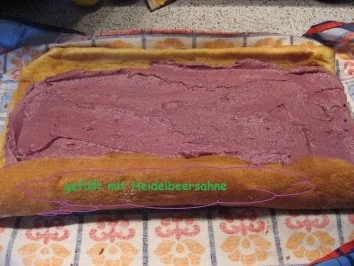 Rezept: Heidelbeerrolle Bild Nr. 10 Heidelbeerrolle - Rezept - Bild Nr. 10
