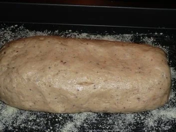 Kuchen: Quark -  Stollen mit Beerenzucker und Mandeln - Rezept - Bild Nr. 4