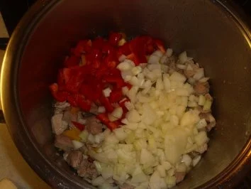 Fleischgerichte: Gulasch aus der Bärchenküche - Rezept - Bild Nr. 3