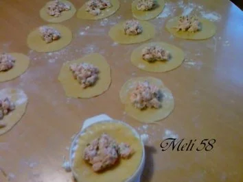 Rezept: Vorspeise: Krebsfleisch-Ravioli in Paprika-Butter Bild Nr. 2 Vorspeise: Krebsfleisch-Ravioli in Paprika-Butter - Rezept - Bild Nr. 2