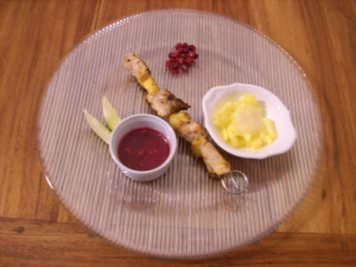 Schwertfisch-Zitrus-Brochettes mit Granatapfeldip - Rezept