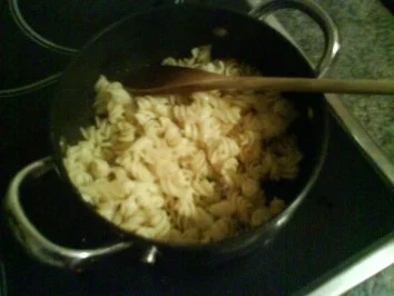 Nudeln in Schinken-Zwiebel-Käsesoße - Rezept - Bild Nr. 4