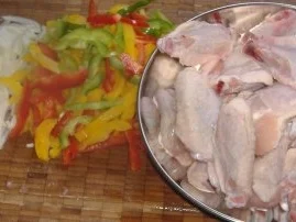 Hähnchenflügel mit fritierten Kartoffeln - Rezept - Bild Nr. 2