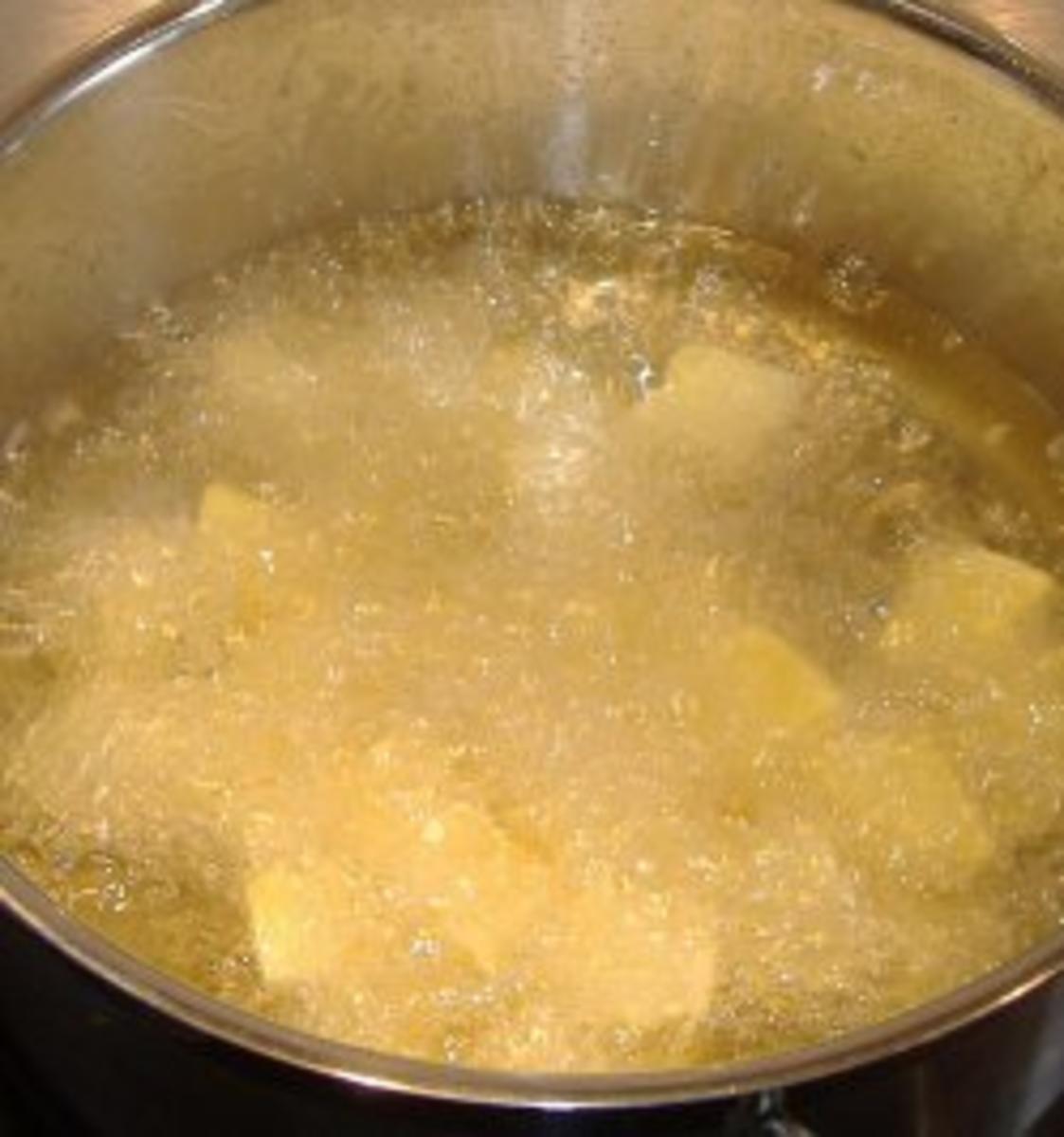 Hähnchenflügel mit fritierten Kartoffeln - Rezept - Bild Nr. 5