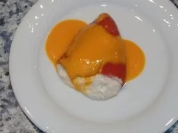 Spanische Paprikaschoten mit Thunfisch-Frischkäsefüllung und Paprikacreme - Rezept