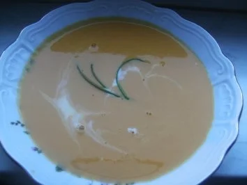 Rezept: Kürbissuppe nach Eigenkreation gekocht und lecker geworden Bild Nr. 10 Kürbissuppe nach Eigenkreation gekocht und lecker geworden - Rezept - Bild Nr. 10