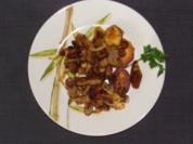 Salat : Warmer Bratkartoffel-Bratknödel-Bratwurstsalat - Rezept