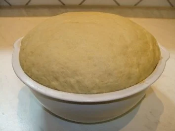 Hefeteig (Grundrezept) - Rezept