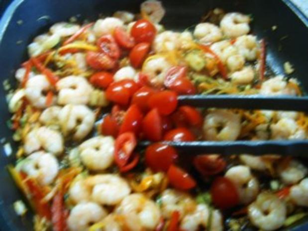 Asiatische Garnelenpfanne - Rezept mit Bild - kochbar.de