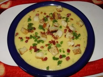 Rezept: Kartoffel-Creme Suppe mit Speckcroutons Kartoffel-Creme Suppe mit Speckcroutons - Rezept