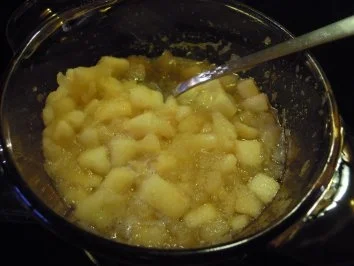 Apfelcreme mit Knuspernüßchen - Rezept - Bild Nr. 2