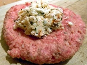 Rezept: Gefüllte Frikadellen Bild Nr. 5 Gefüllte Frikadellen - Rezept - Bild Nr. 5