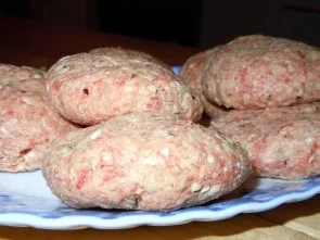 Rezept: Gefüllte Frikadellen Bild Nr. 6 Gefüllte Frikadellen - Rezept - Bild Nr. 6