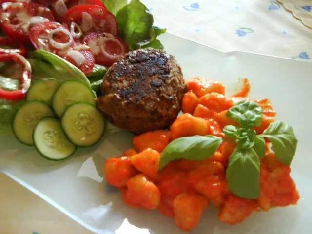 Rezept: Gefüllte Frikadellen Bild Nr. 8 Gefüllte Frikadellen - Rezept - Bild Nr. 8