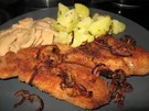 Rezept: Panierte Putenschnitzel mit Salzkartoffeln und Creme-Champignons Panierte Putenschnitzel mit Salzkartoffeln und Creme-Champignons - Rezept