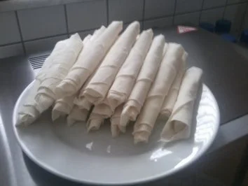 Rezept: Gemischter Salat mit Yufka-Röllchen Bild Nr. 4 Gemischter Salat mit Yufka-Röllchen - Rezept - Bild Nr. 4