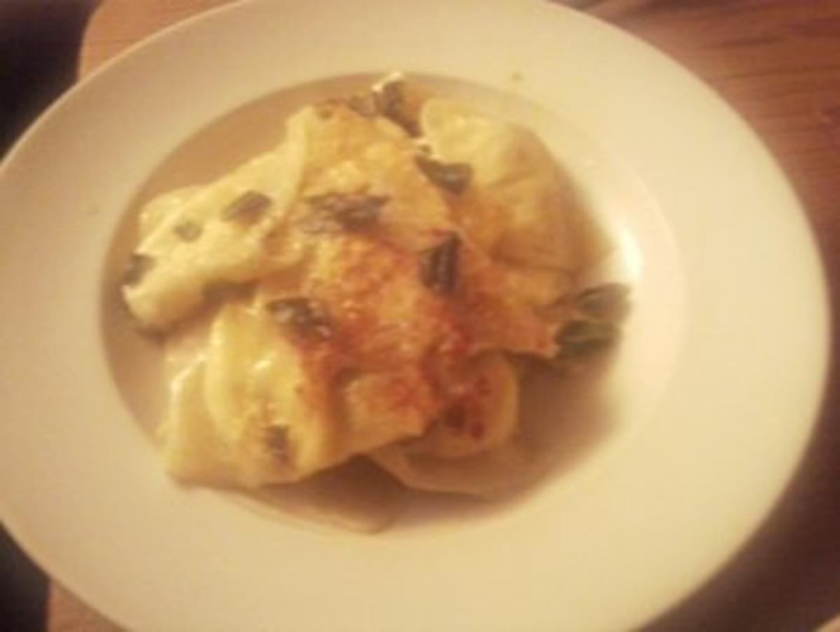 4-Käse Ravioli (selbstgemacht) in Salbeibutter - Rezept - kochbar.de