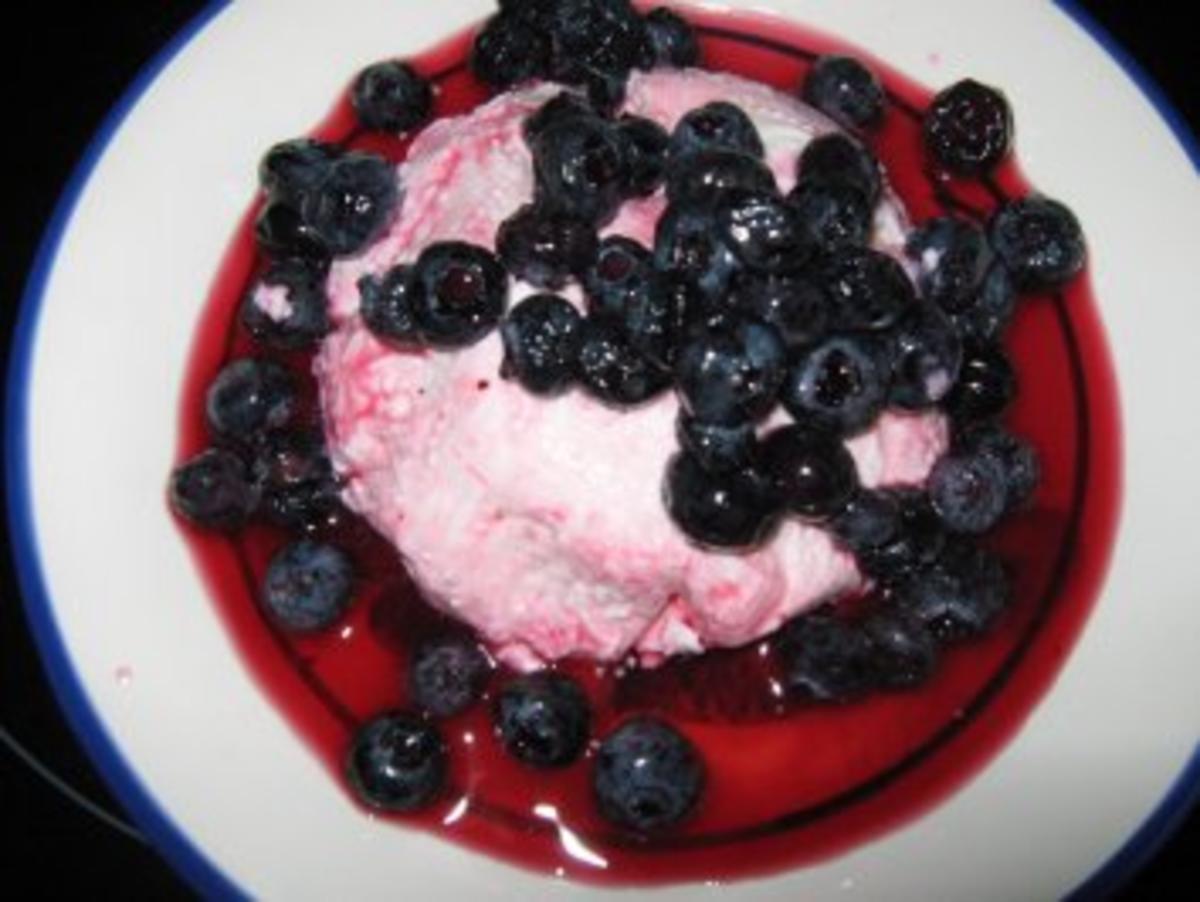 Bilder für Joghurtcreme mit Blaubeeren - Rezept