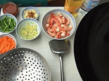 Garnelen mit Lauch und Karotten (süßsauer-scharf) aus dem Wok - Rezept - Bild Nr. 2