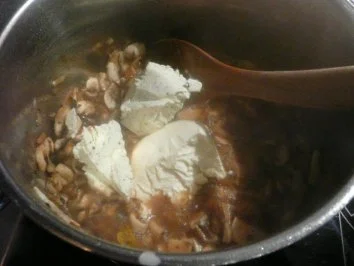 Rezept: SUPPE/Champignoncreme mit Lebercreme Bild Nr. 4 SUPPE/Champignoncreme mit Lebercreme - Rezept - Bild Nr. 4