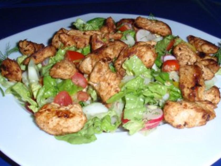Bunter Salat mit Hähnchenstreifen - einfach - 206 kcal/100g