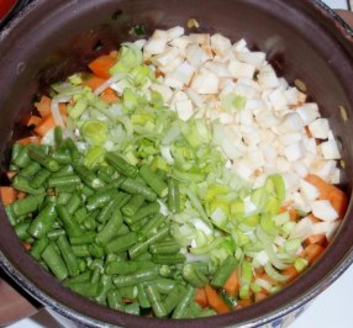 Karotten-Gemüse-Eintopf mit gebratenen Würstchenwürfel - Rezept - Bild Nr. 5