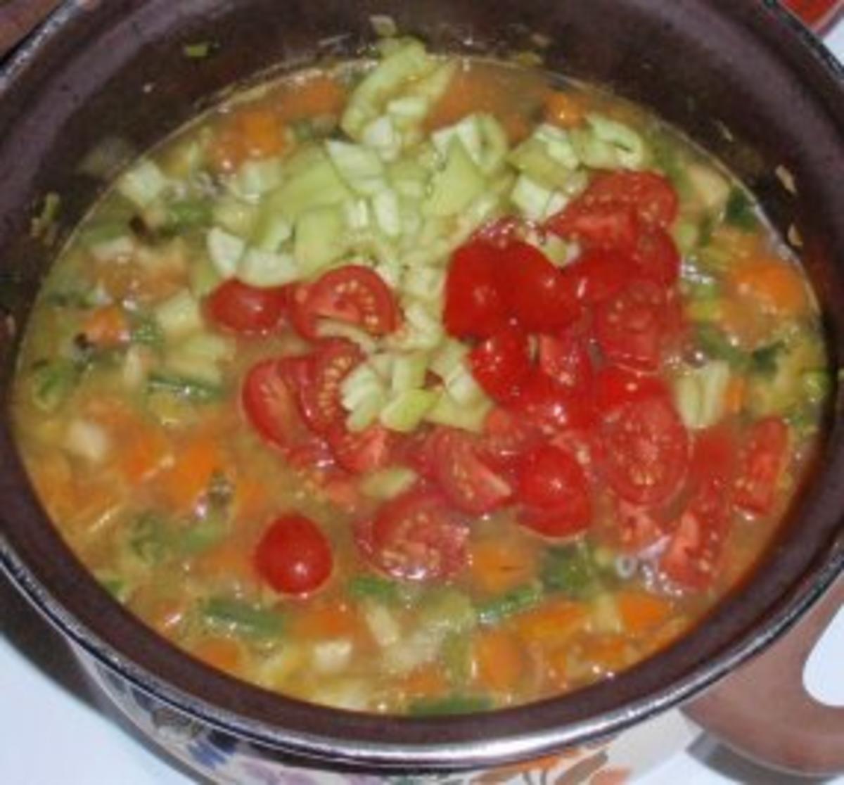 Karotten-Gemüse-Eintopf mit gebratenen Würstchenwürfel - Rezept - Bild Nr. 6
