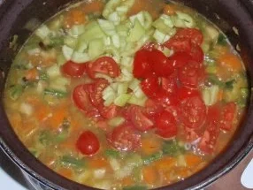 Rezept: Karotten-Gemüse-Eintopf mit gebratenen Würstchenwürfel Bild Nr. 6 Karotten-Gemüse-Eintopf mit gebratenen Würstchenwürfel - Rezept - Bild Nr. 6