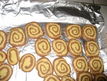 Weihnachtsplätzchen- Zweifarbige Nüsslis - Rezept