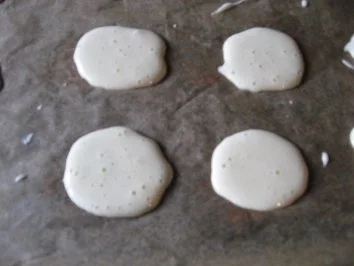 Rezept: Weihnachtsplätzchen- Eierlikörschäumchen Bild Nr. 3 Weihnachtsplätzchen- Eierlikörschäumchen - Rezept - Bild Nr. 3