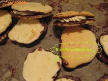 Rezept: Weihnachtsplätzchen- Eierlikörschäumchen Weihnachtsplätzchen- Eierlikörschäumchen - Rezept