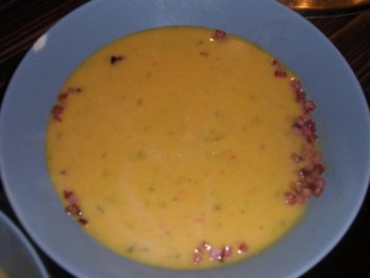 Gorgonzola-Kürbis-Suppe - Rezept mit Bild - kochbar.de